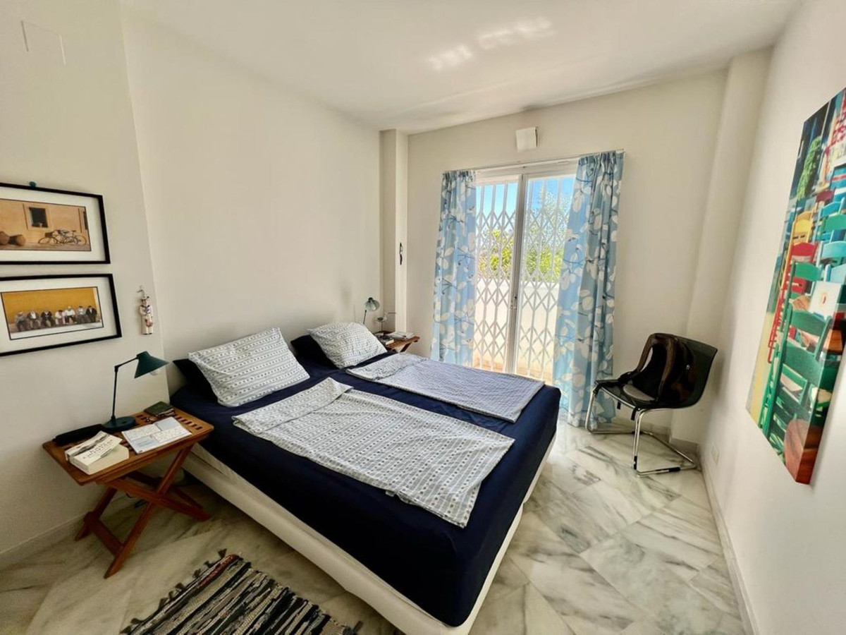Se vende Apartamento Planta Media de 2 dormitorios en Costa Del Sol, Málaga, España