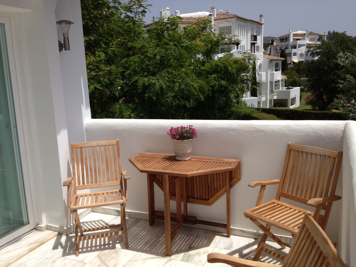 Se vende Apartamento Planta Media de 2 dormitorios en Costa Del Sol, Málaga, España