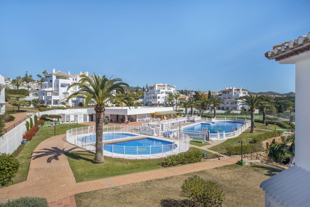 Se vende Apartamento Planta Media de 2 dormitorios en Costa Del Sol, Málaga, España