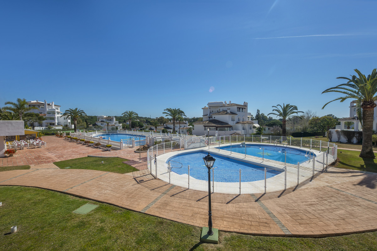 Se vende Apartamento Planta Media de 2 dormitorios en Costa Del Sol, Málaga, España