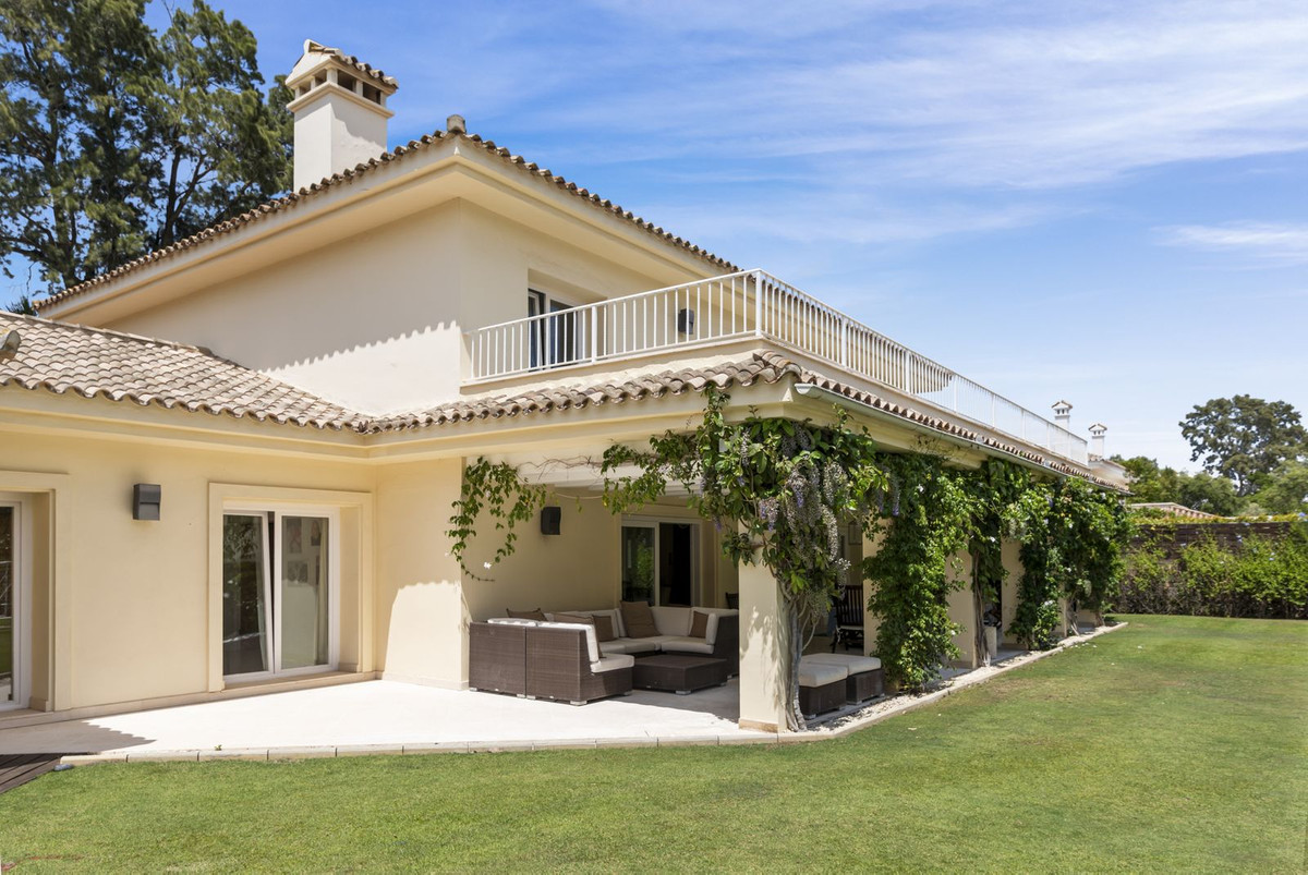 Se vende Villa - Chalet de 7 dormitorios en Costa Del Sol, Cadiz, España