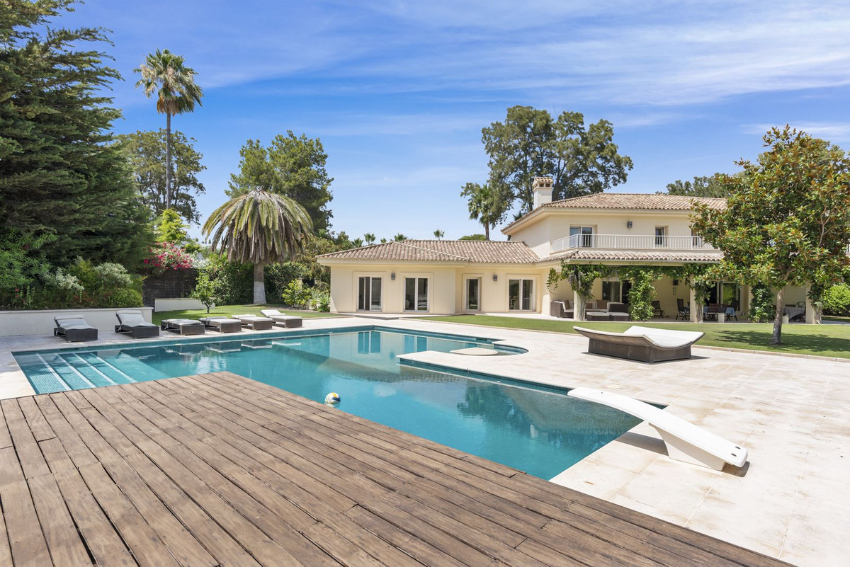 Se vende Villa - Chalet de 7 dormitorios en Costa Del Sol, Cadiz, España