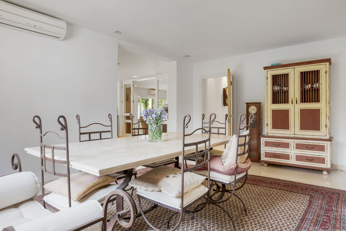 Se vende Villa - Chalet de 7 dormitorios en Costa Del Sol, Cadiz, España
