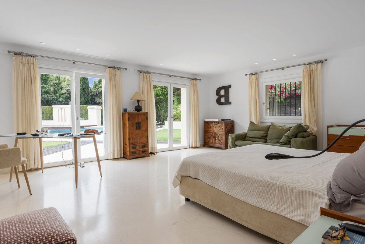 Se vende Villa - Chalet de 7 dormitorios en Costa Del Sol, Cadiz, España