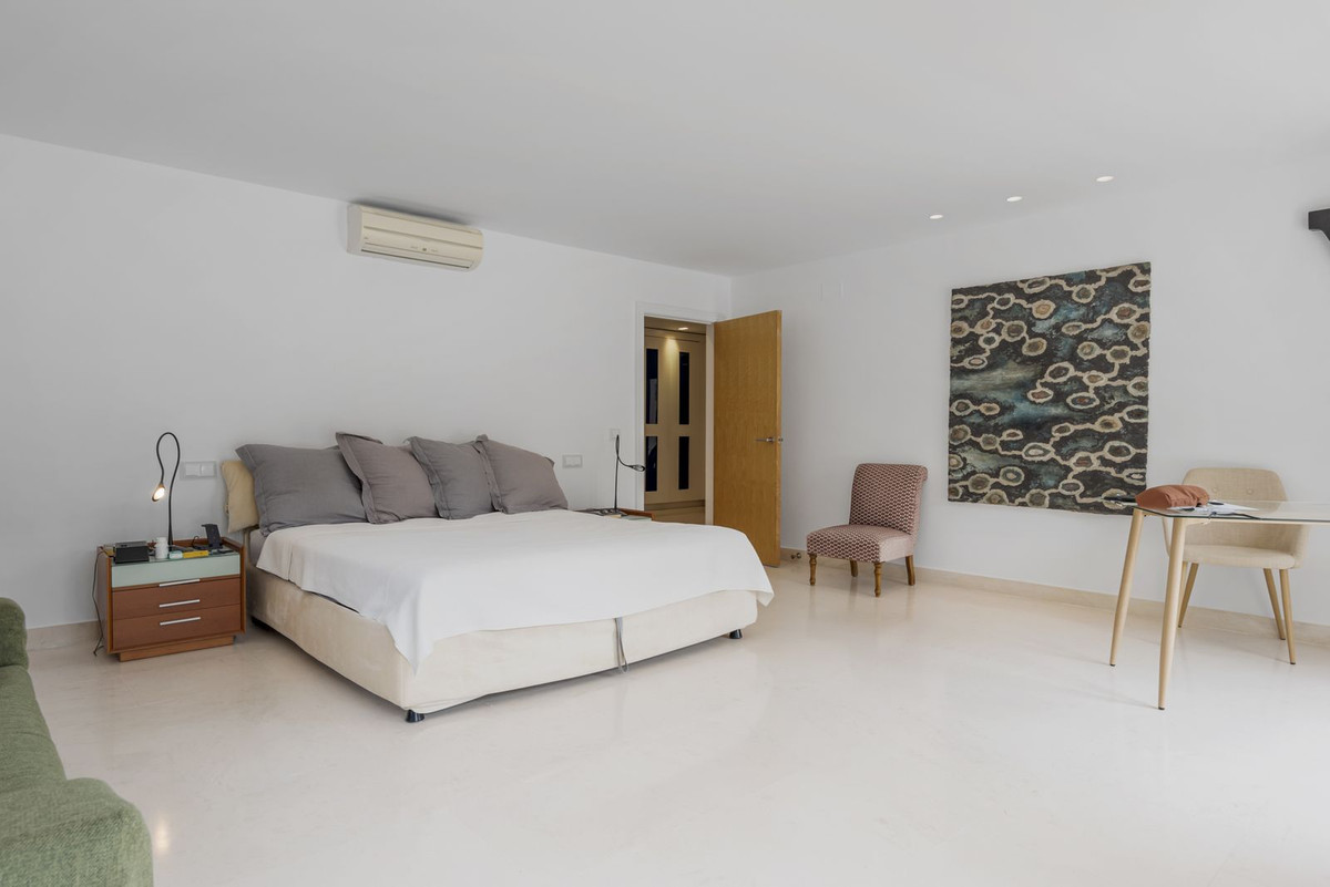 Se vende Villa - Chalet de 7 dormitorios en Costa Del Sol, Cadiz, España
