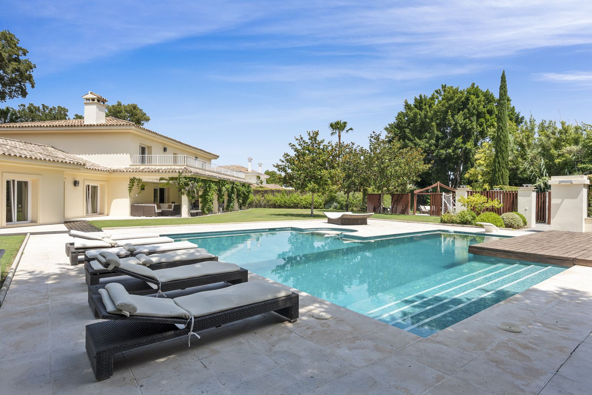 Se vende Villa - Chalet de 7 dormitorios en Costa Del Sol, Cadiz, España