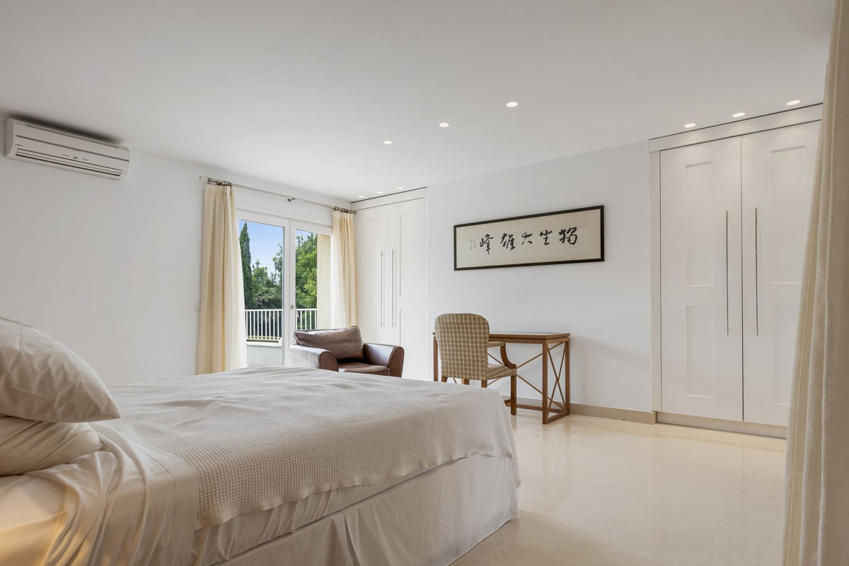 Se vende Villa - Chalet de 7 dormitorios en Costa Del Sol, Cadiz, España