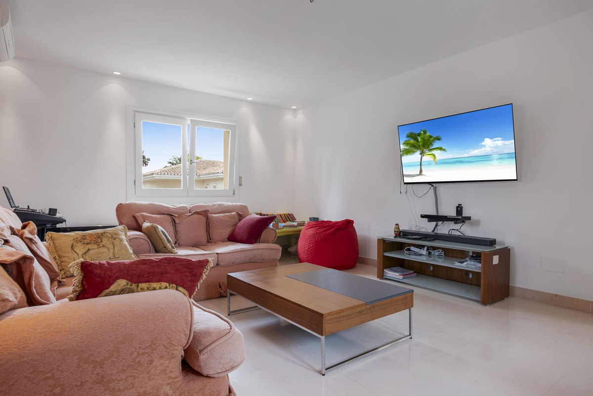 Se vende Villa - Chalet de 7 dormitorios en Costa Del Sol, Cadiz, España