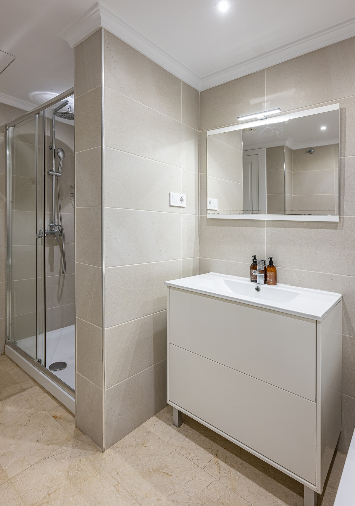 1 Bed Apartment for sale in The Golden Mile Costa Del Sol, Málaga, Spain