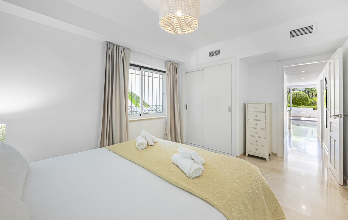 1 Bed Apartment for sale in The Golden Mile Costa Del Sol, Málaga, Spain