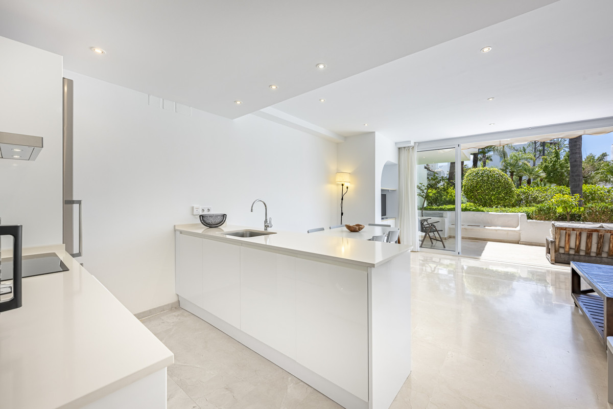 1 Bed Apartment for sale in The Golden Mile Costa Del Sol, Málaga, Spain