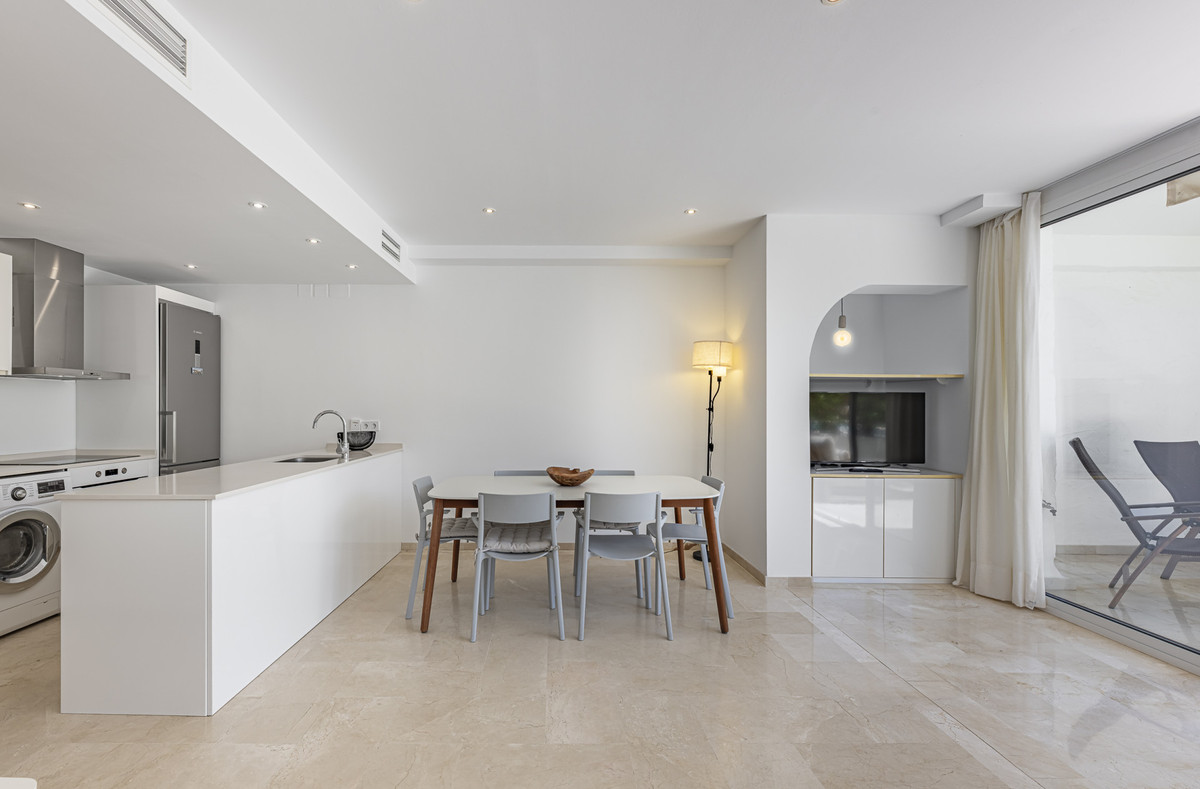 1 Bed Apartment for sale in The Golden Mile Costa Del Sol, Málaga, Spain