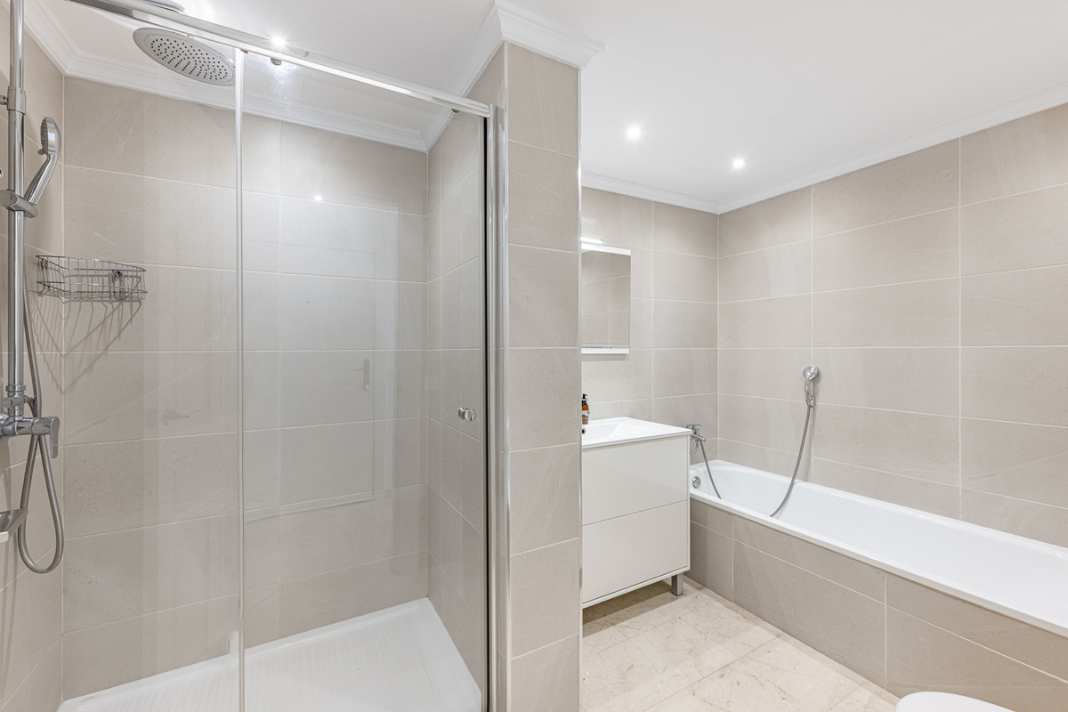 1 Bed Apartment for sale in The Golden Mile Costa Del Sol, Málaga, Spain
