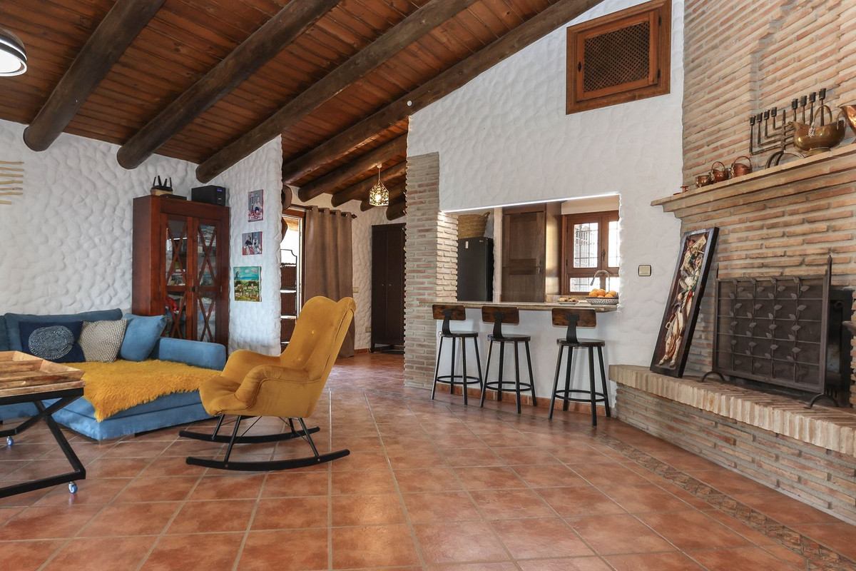 4 Bed Townhouse for sale in Alozaina Costa Del Sol, Málaga, Spain
