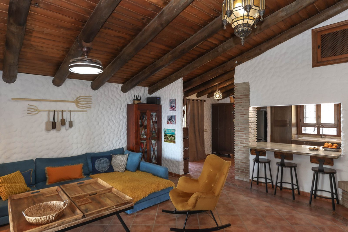 4 Bed Townhouse for sale in Alozaina Costa Del Sol, Málaga, Spain