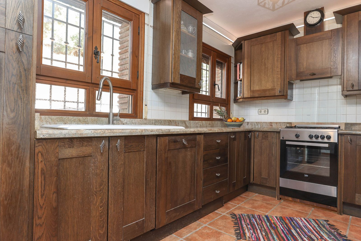 4 Bed Townhouse for sale in Alozaina Costa Del Sol, Málaga, Spain