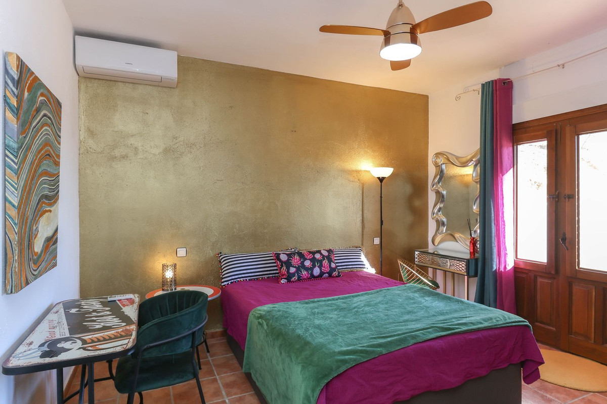 4 Bed Townhouse for sale in Alozaina Costa Del Sol, Málaga, Spain