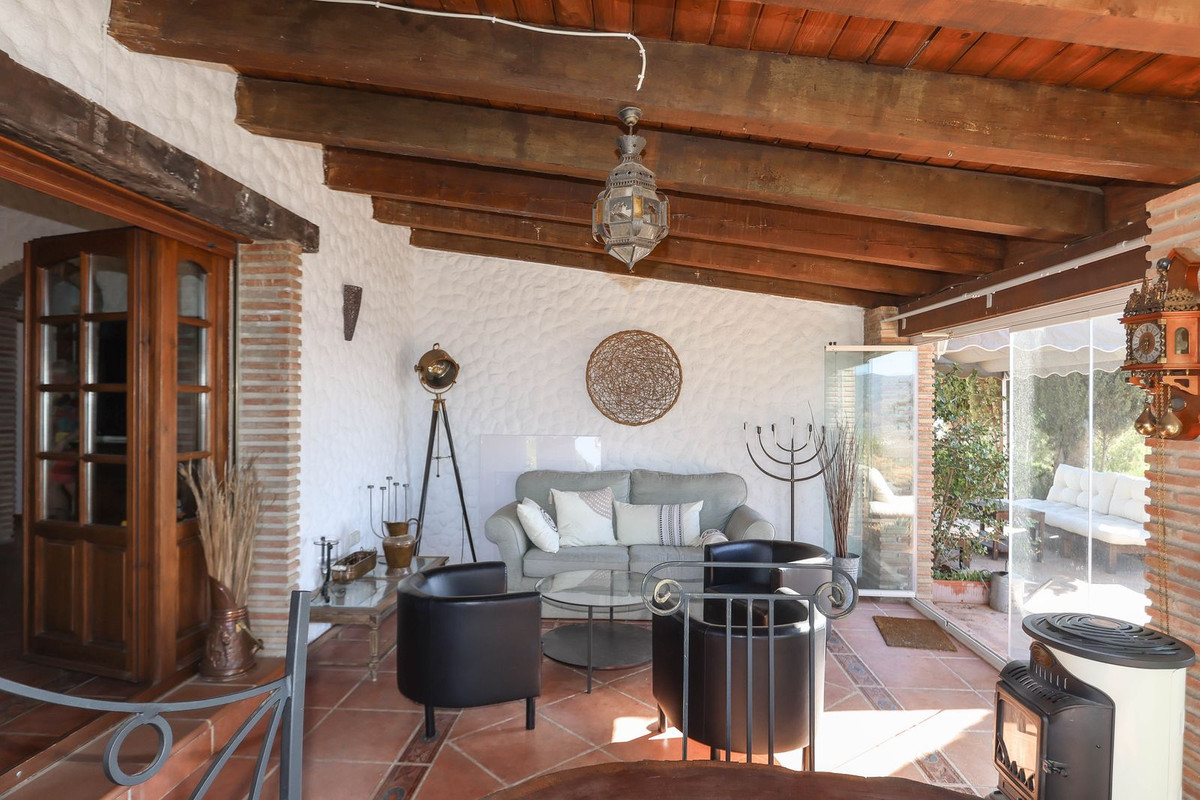 4 Bed Townhouse for sale in Alozaina Costa Del Sol, Málaga, Spain