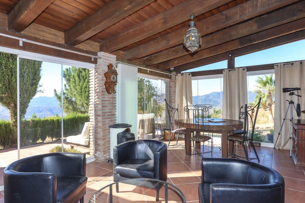 4 Bed Townhouse for sale in Alozaina Costa Del Sol, Málaga, Spain