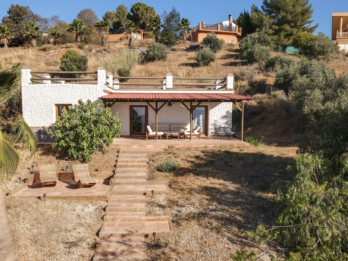 4 Bed Townhouse for sale in Alozaina Costa Del Sol, Málaga, Spain