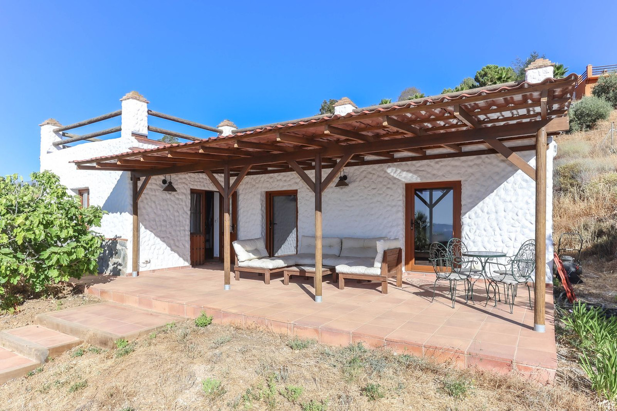 4 Bed Townhouse for sale in Alozaina Costa Del Sol, Málaga, Spain