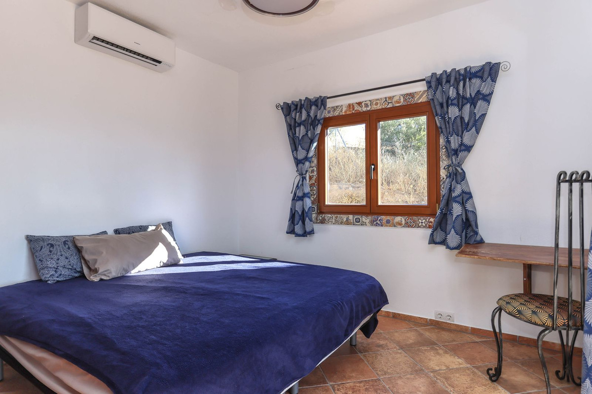 4 Bed Townhouse for sale in Alozaina Costa Del Sol, Málaga, Spain