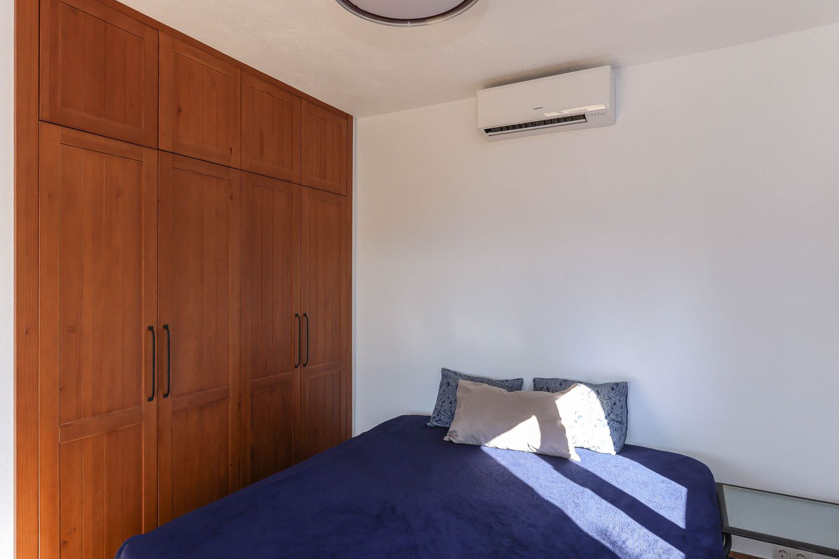 4 Bed Townhouse for sale in Alozaina Costa Del Sol, Málaga, Spain