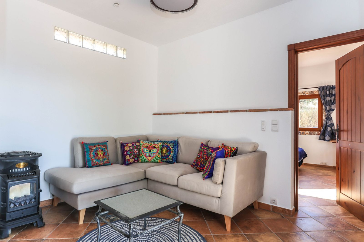 4 Bed Townhouse for sale in Alozaina Costa Del Sol, Málaga, Spain