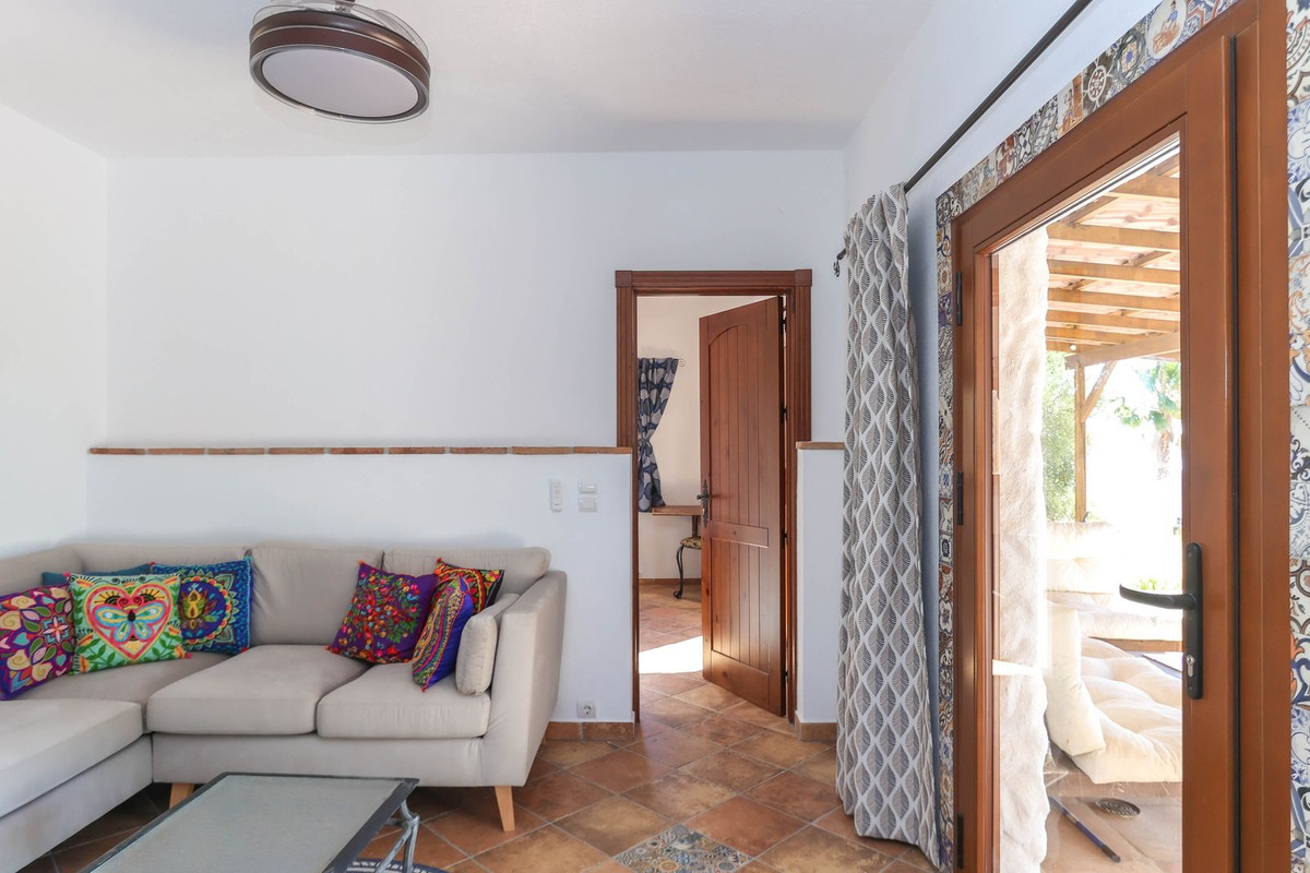 4 Bed Townhouse for sale in Alozaina Costa Del Sol, Málaga, Spain
