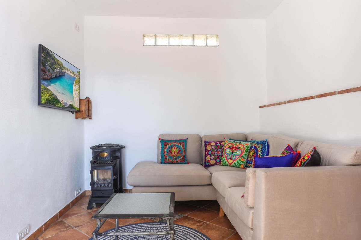 4 Bed Townhouse for sale in Alozaina Costa Del Sol, Málaga, Spain