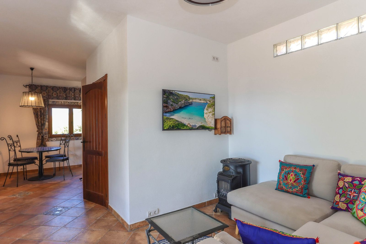 4 Bed Townhouse for sale in Alozaina Costa Del Sol, Málaga, Spain