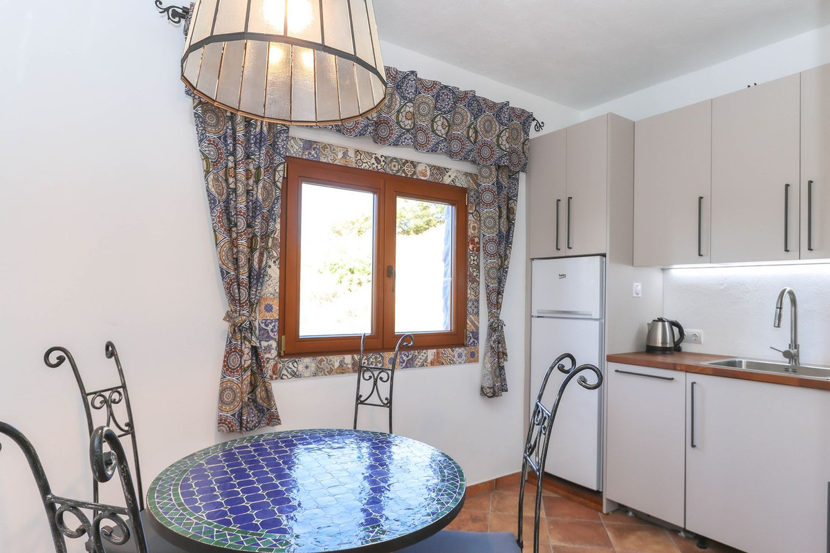 4 Bed Townhouse for sale in Alozaina Costa Del Sol, Málaga, Spain