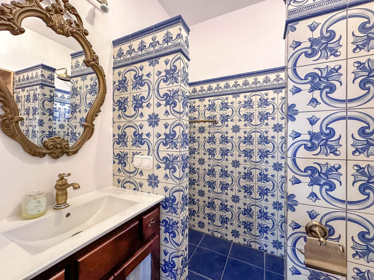 4 Bed Townhouse for sale in Alozaina Costa Del Sol, Málaga, Spain