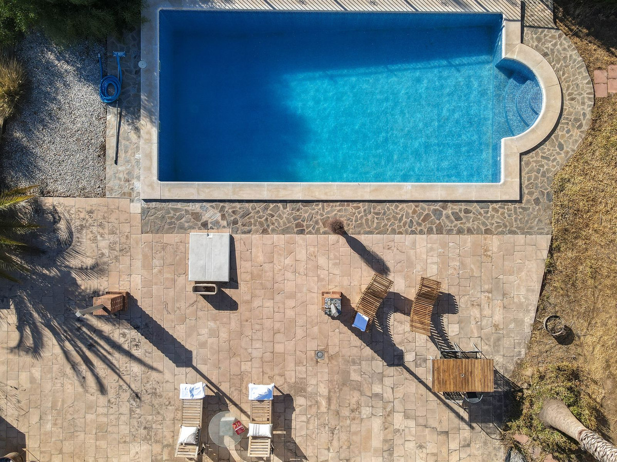4 Bed Townhouse for sale in Alozaina Costa Del Sol, Málaga, Spain