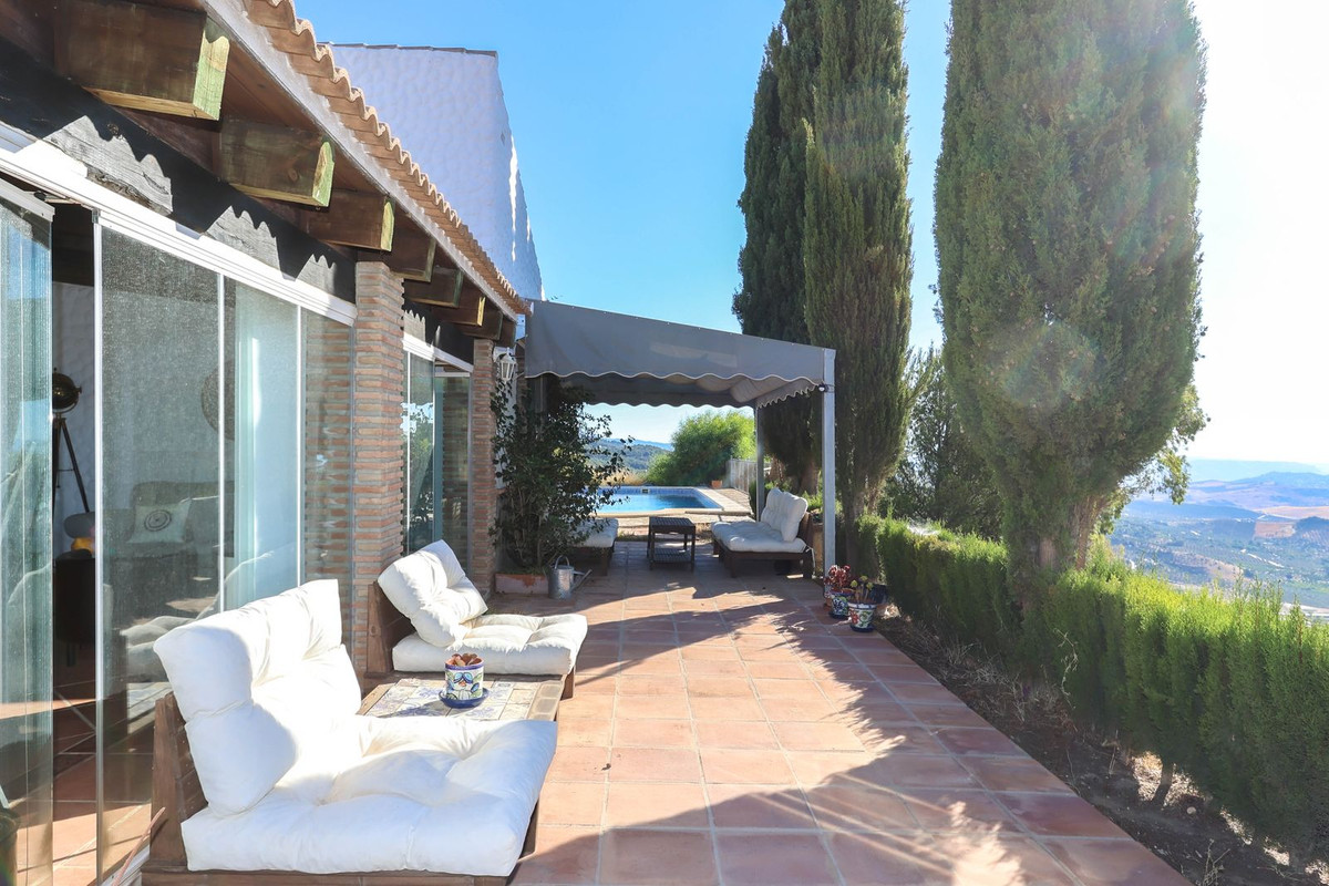 4 Bed Townhouse for sale in Alozaina Costa Del Sol, Málaga, Spain