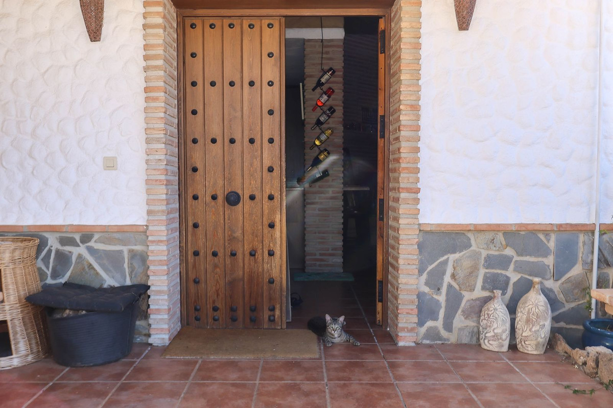 4 Bed Townhouse for sale in Alozaina Costa Del Sol, Málaga, Spain