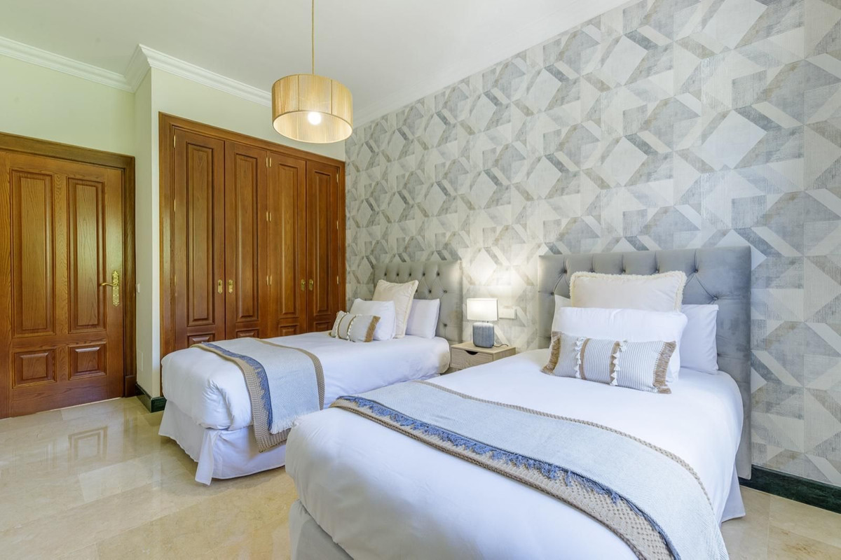 Se vende Villa - Chalet de 5 dormitorios en Costa Del Sol, Málaga, España