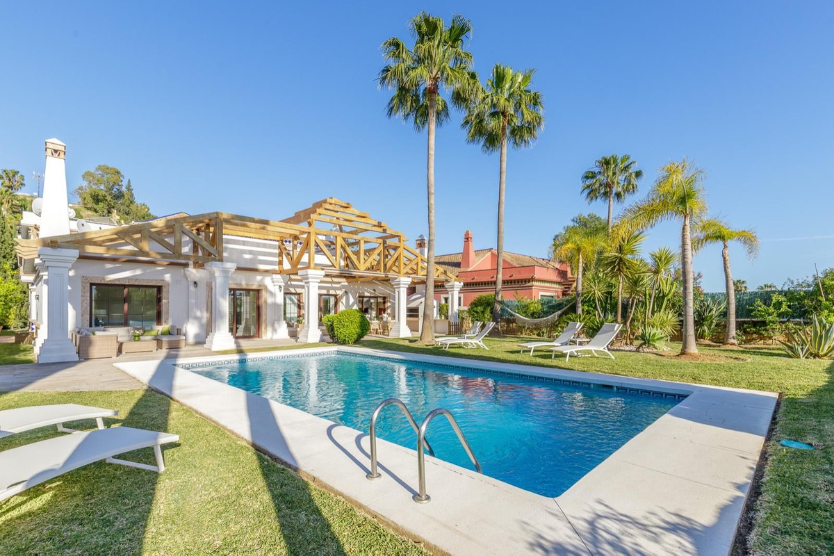 Se vende Villa - Chalet de 5 dormitorios en Costa Del Sol, Málaga, España