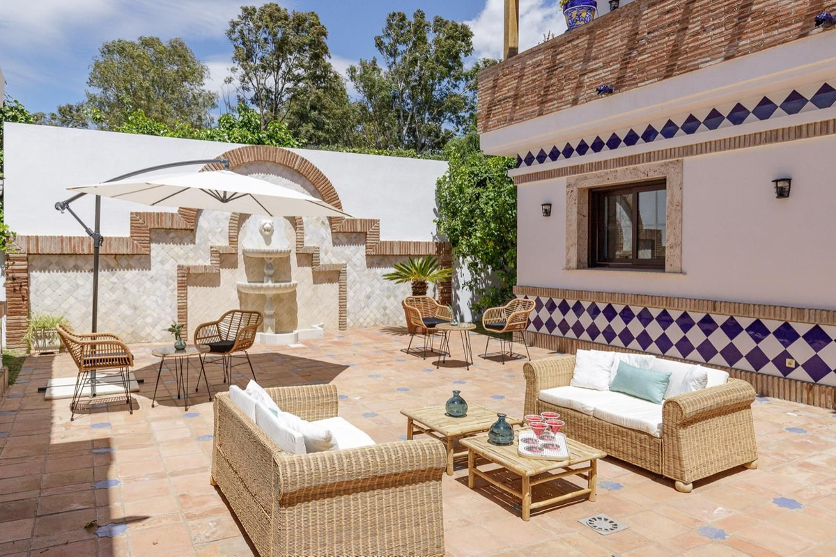 Se vende Villa - Chalet de 5 dormitorios en Costa Del Sol, Málaga, España