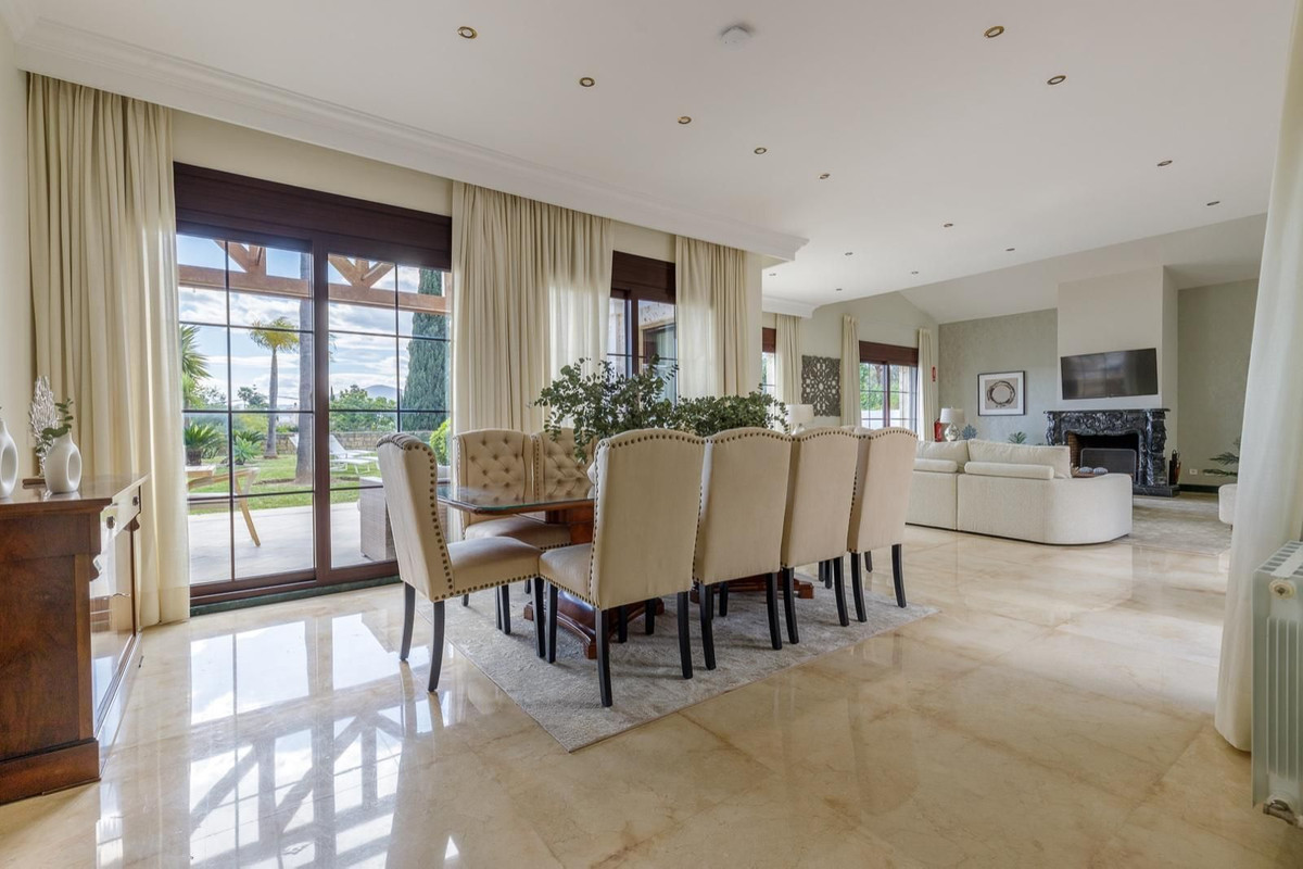 Se vende Villa - Chalet de 5 dormitorios en Costa Del Sol, Málaga, España