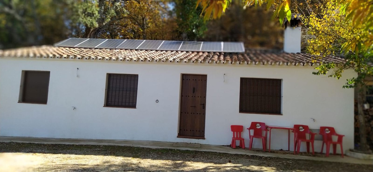 Se vende Finca - Cortijo de 2 dormitorios en Costa Del Sol, Málaga, España