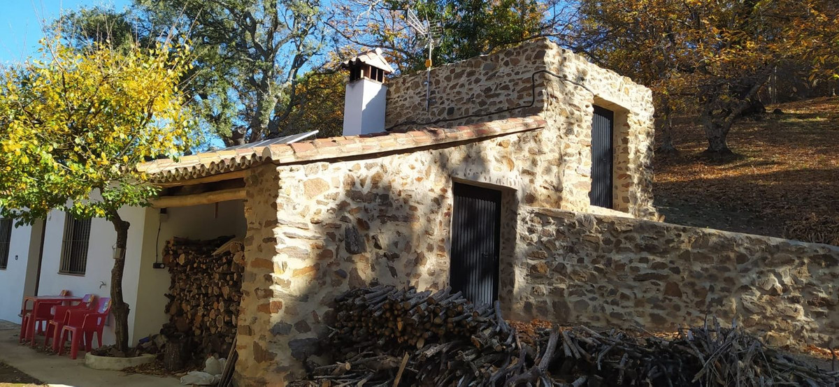 Se vende Finca - Cortijo de 2 dormitorios en Costa Del Sol, Málaga, España