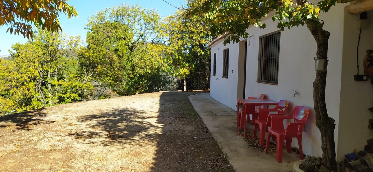 Se vende Finca - Cortijo de 2 dormitorios en Costa Del Sol, Málaga, España