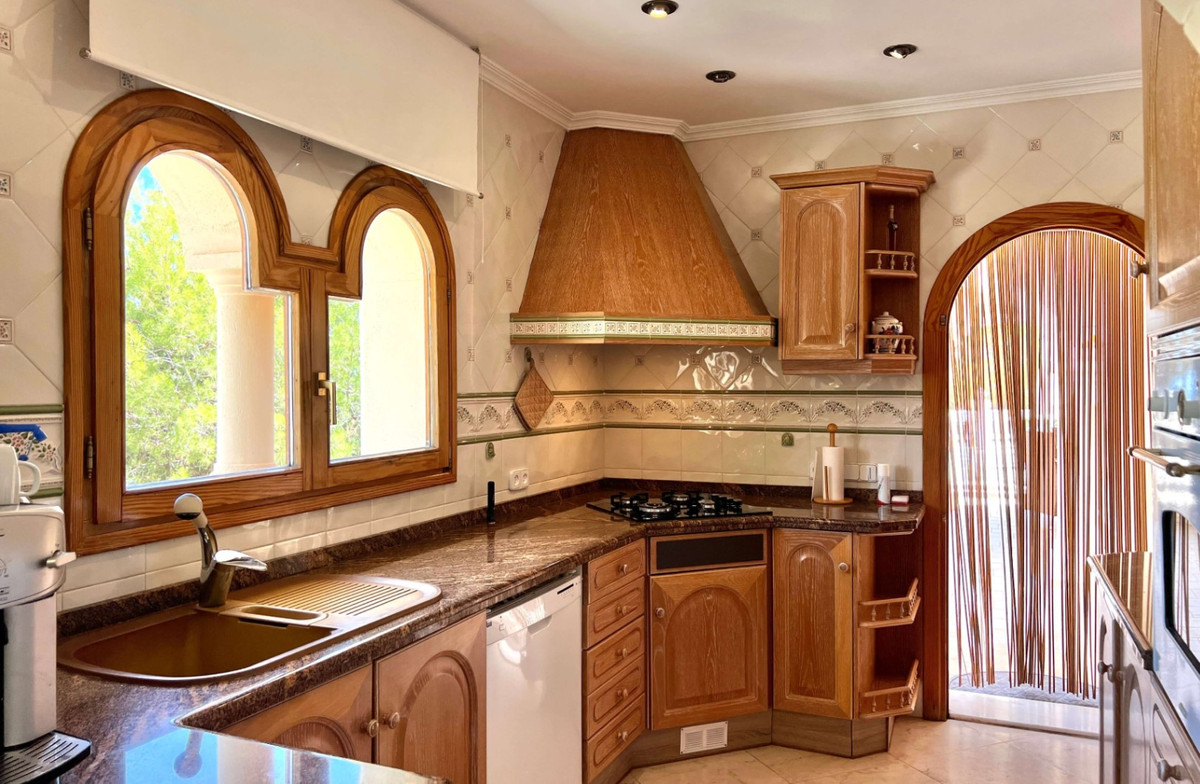 4 Bed Townhouse for sale in Calpe Costa Blanca, Alicante, Spain