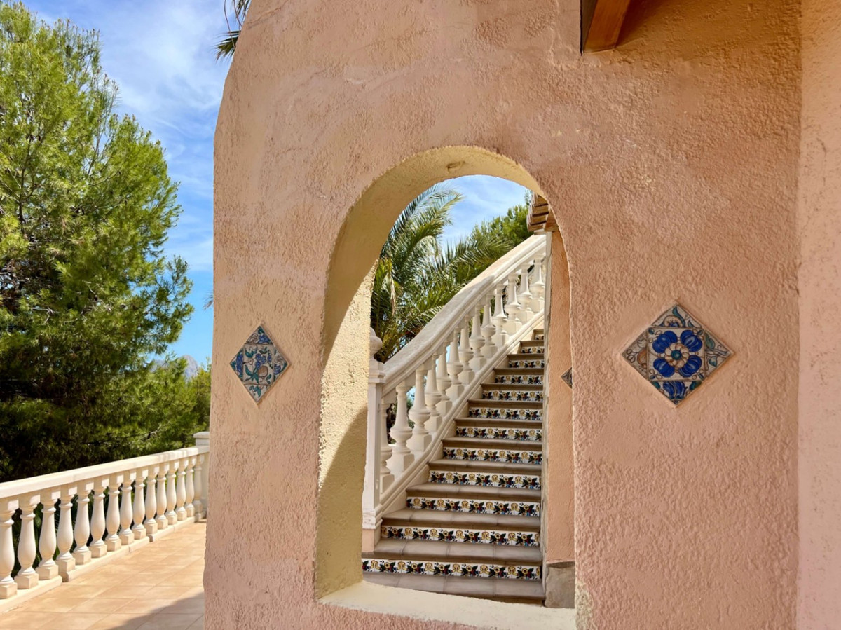 4 Bed Townhouse for sale in Calpe Costa Blanca, Alicante, Spain