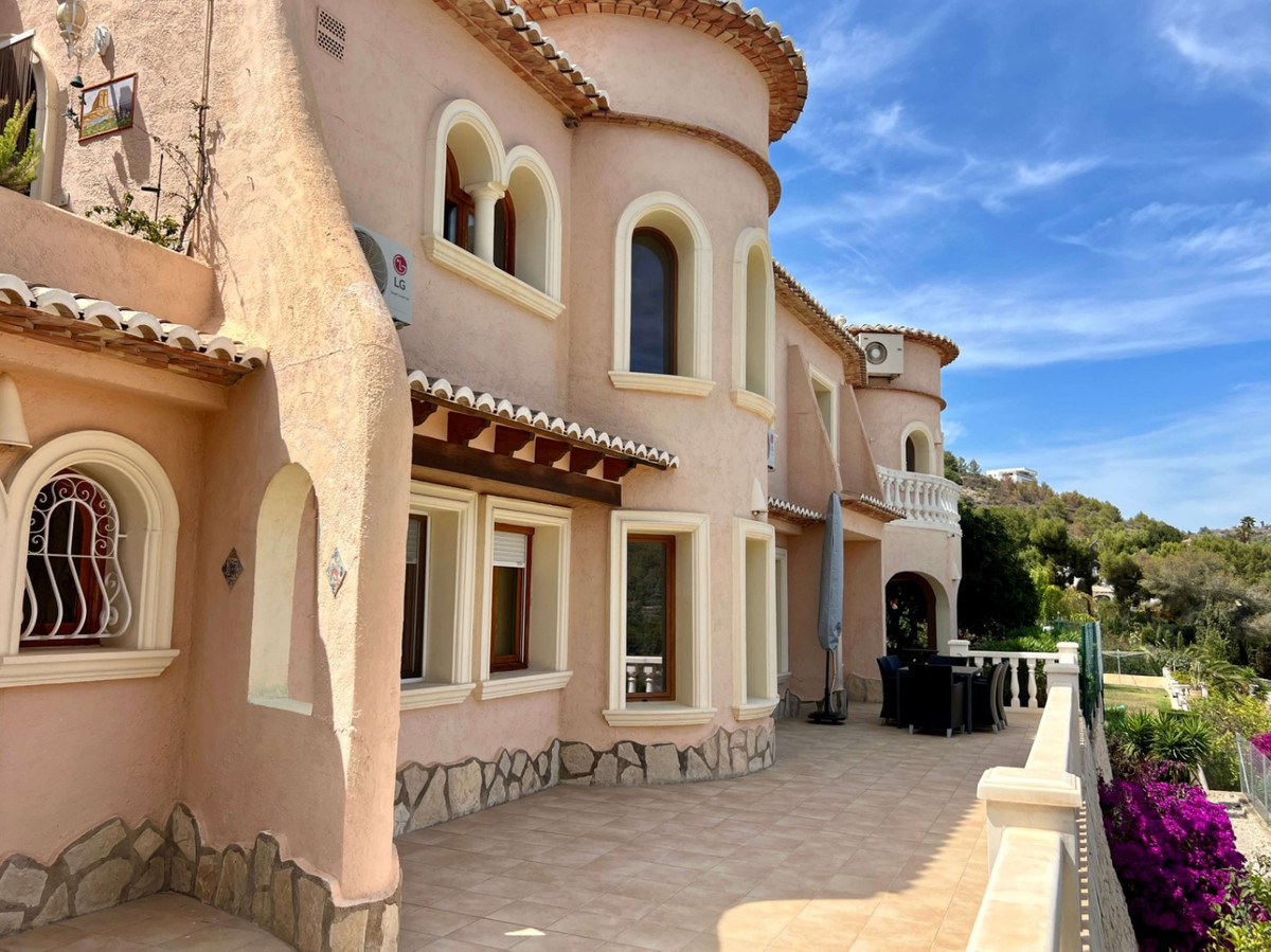4 Bed Townhouse for sale in Calpe Costa Blanca, Alicante, Spain