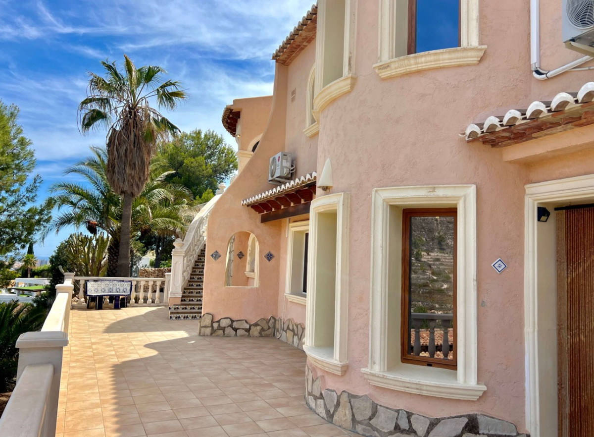 4 Bed Townhouse for sale in Calpe Costa Blanca, Alicante, Spain