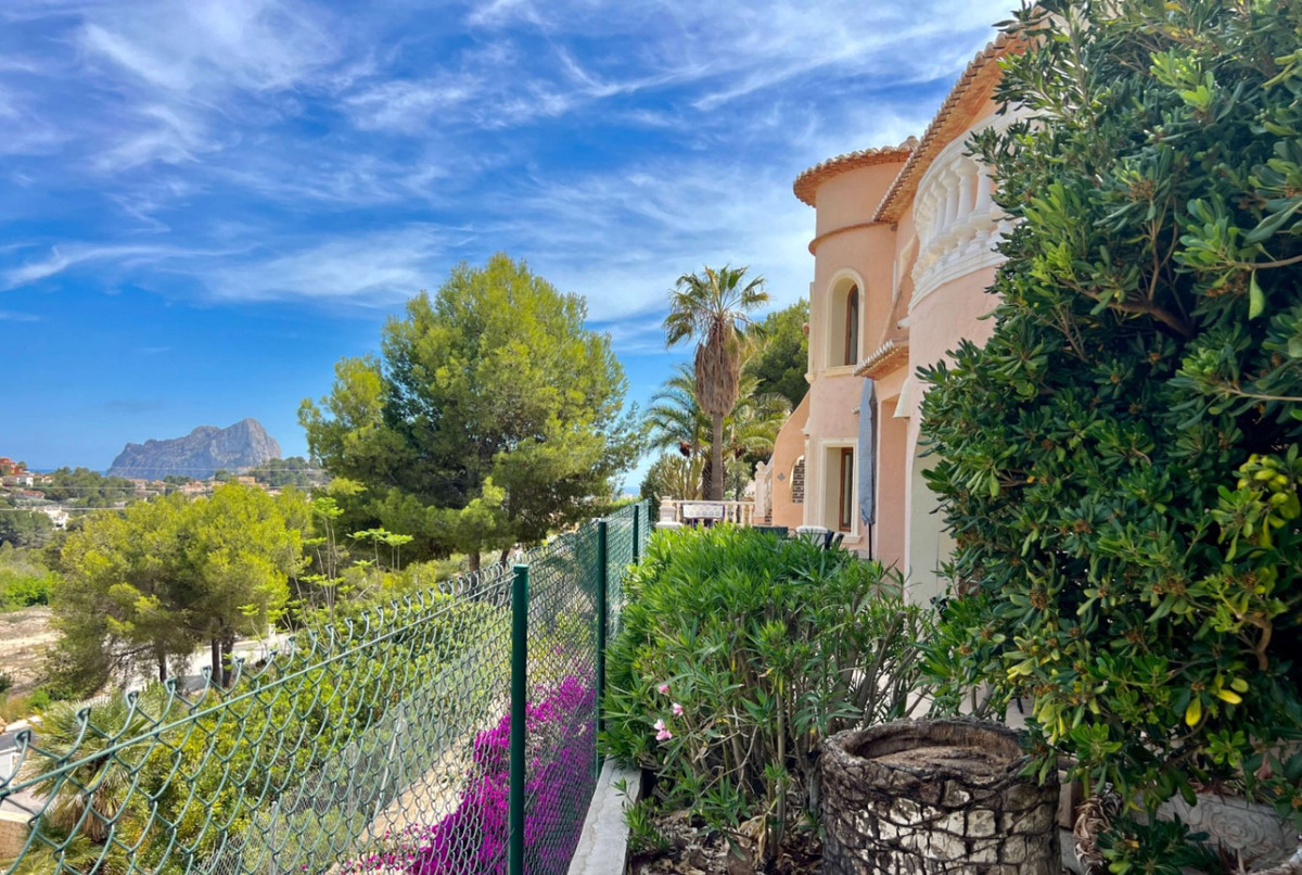 4 Bed Townhouse for sale in Calpe Costa Blanca, Alicante, Spain