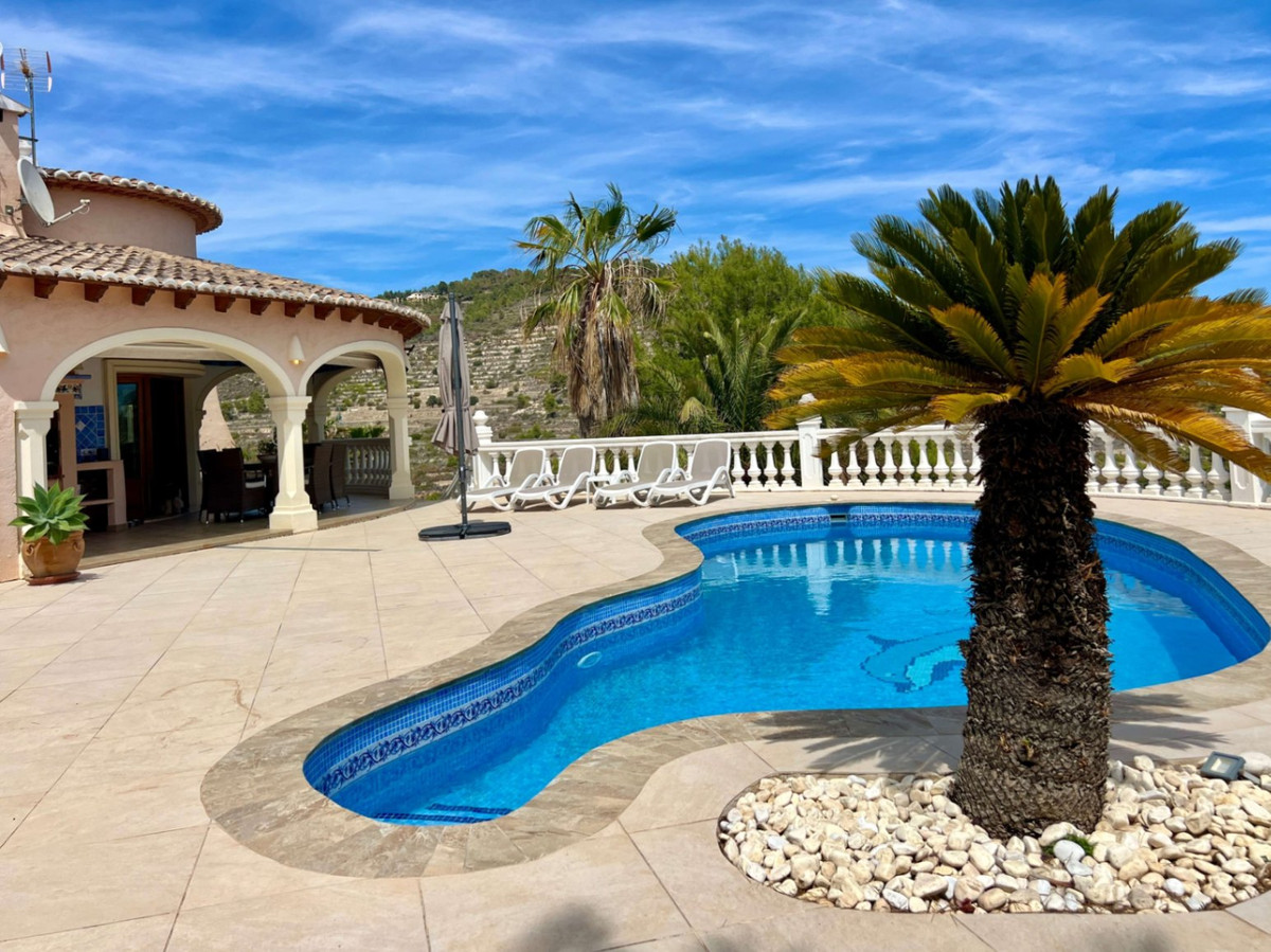 4 Bed Townhouse for sale in Calpe Costa Blanca, Alicante, Spain
