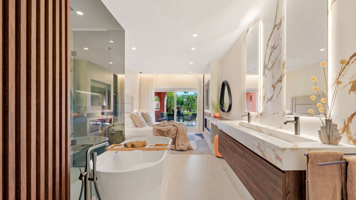 3 Bed Apartment for sale in New Golden Mile Costa Del Sol, Málaga, Spain